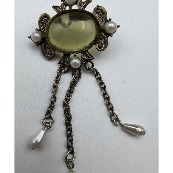 Vintage Silver-Tone Brooch W/ Yellow Glass Cabochon Faux Pearl Accents & Chain - Picture 3 of 6